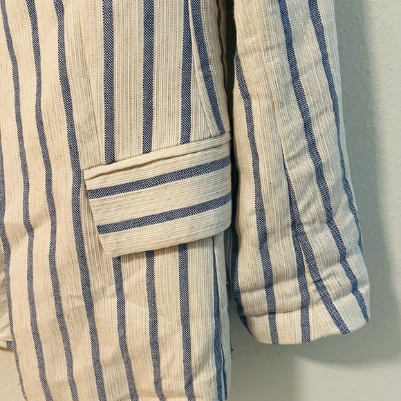 H&M Blazer - Picture 3 of 4